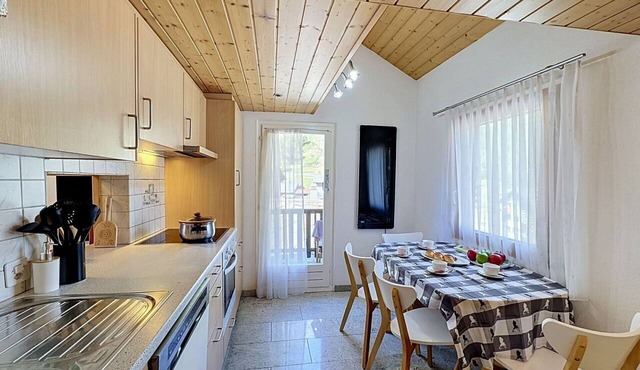 Beautiful apartment for 6 people with WIFI, TV, balcony and panoramic view in Saas-almagell