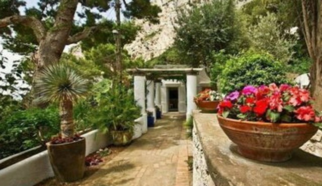 Beautiful private villa for 4 guests with A/C, WIFI, TV, patio and panoramic view in Capri