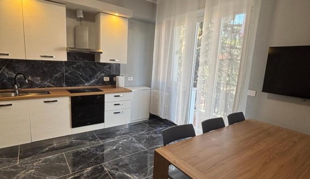 Casa Roma Blu Arenzano - Vicino alla stazione - 5 minuti a piedi dal mare in Arenzano