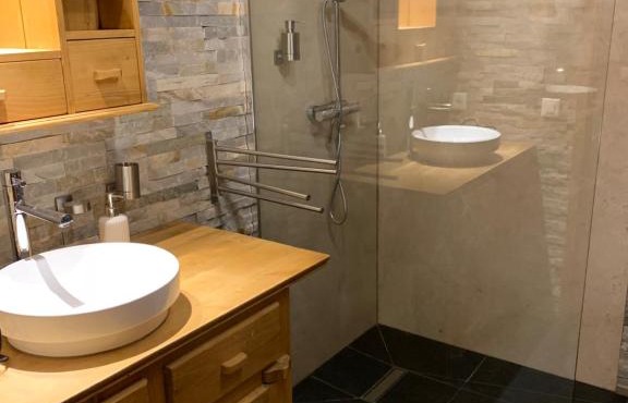 CHALET Cap Des Alpes avec SAUNA ET JACUZZI prive en VALAIS in Grône