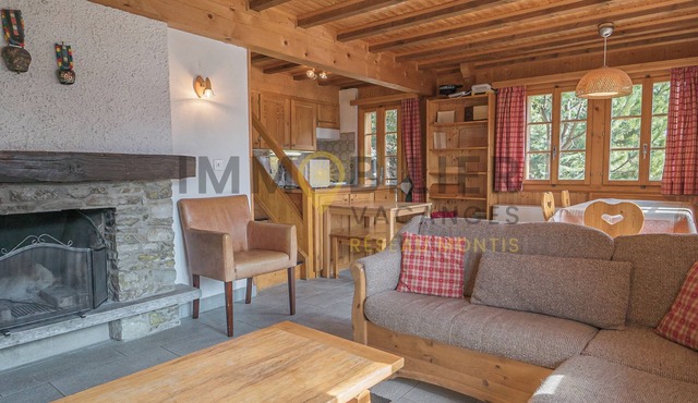 Chalet chaleureux et confortable, idéal pour 6 personnes, situé à 30 mètres des pistes et du départ in St-Luc