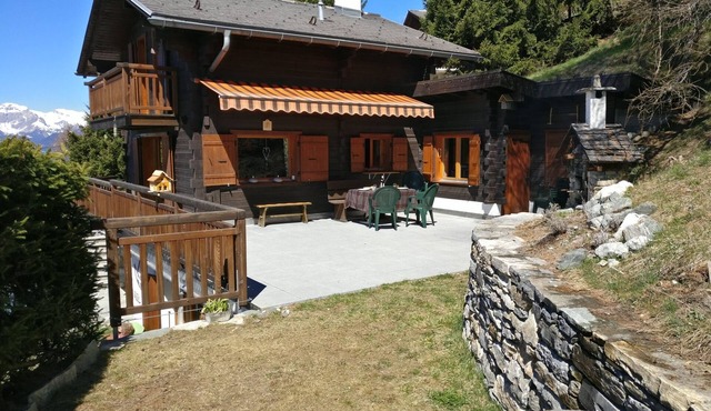 Chalet VOLIÈRE HAUT -Outside : chalet for 8 persons, large terrace, garden, balcony, barbecue, sun t in St-Luc