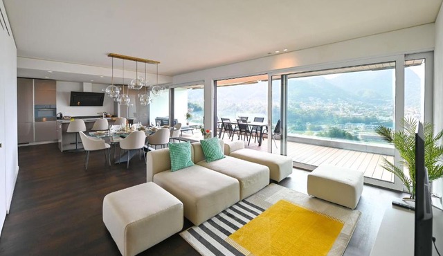 Corba Luxury Lake View Apartment in Canobbio