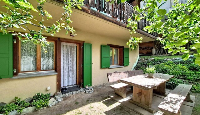 Cosy apartment for 4 people with WIFI, TV, terrace and panoramic view in Herbriggen