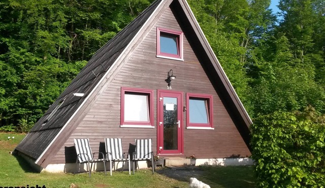 Cozy tent roof house for up to 6 people, free WLAN, pet-friendly in Bad Arolsen