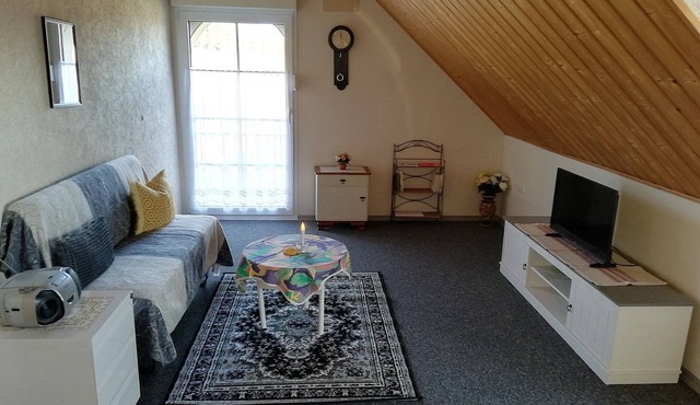 Cozy vacation apartment with far-reaching views of the countryside for 1 - 2 people. Close to nature! in Naila