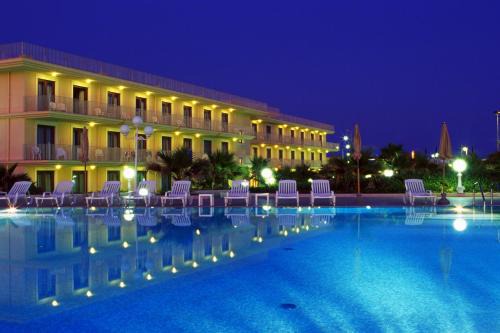 Dioscuri Bay Palace in San Leone