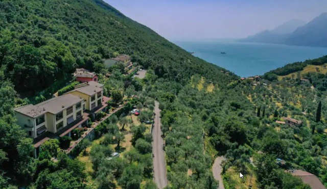 Ein Appartement mit Pool und Panoramablick auf den See, in Malcesine am Gardasee in Malcesine