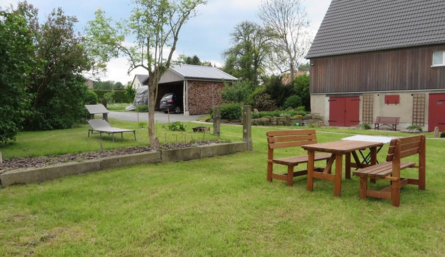Ferienwohnung im Ehemaligem Bauernhaus mit Großem Wiesengrundstück in Rammenau