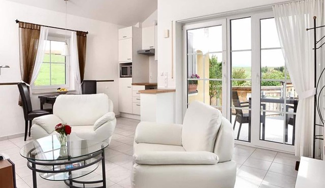 Ferienwohnung Nr. 2 - "Bergblick", 39 qm Obergeschoss, 1 separates Schlafzimmer in Bad Endorf