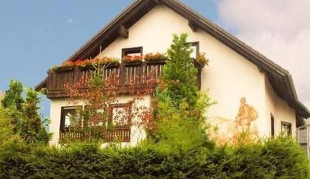 Gemütliche Ferienwohnung im Thüringer Wald by Interhome in Suhl