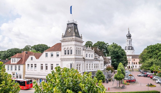 Holiday Apartment with View of Jever Castle in Jever