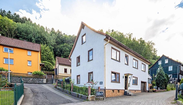 Holiday Home on the Edge of the Forest near Rennsteig & Oberhof in Floh-Seligenthal