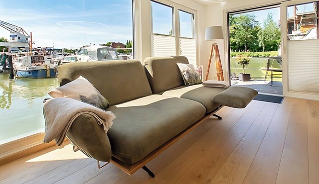 Houseboat ANKERLOFT - vacation on the water in the middle of Hanover's marina! in Hannover