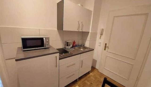 L Zentrum - Studio + Balcony in the Heart of Leipzig in Leipzig