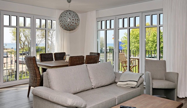 Linden-Palais apartment 14 - 3 rooms for 5 people with dog, balcony & lake view n in Heiligendamm