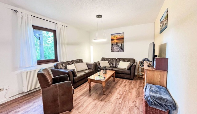 Lovely apartment in villa for 8 guests with WIFI, TV, terrace and pets allowed in Bad Wildungen