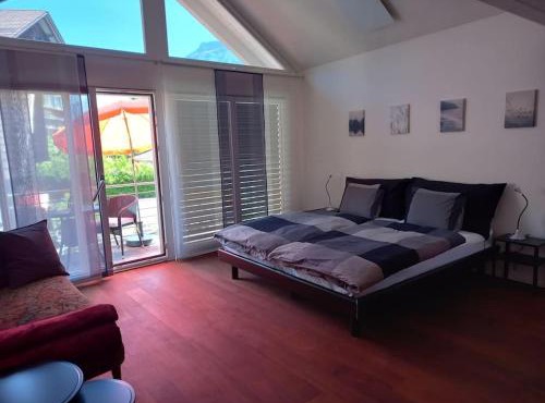 NEW. Matten Central Family Suite, sleeps 4 in Matten