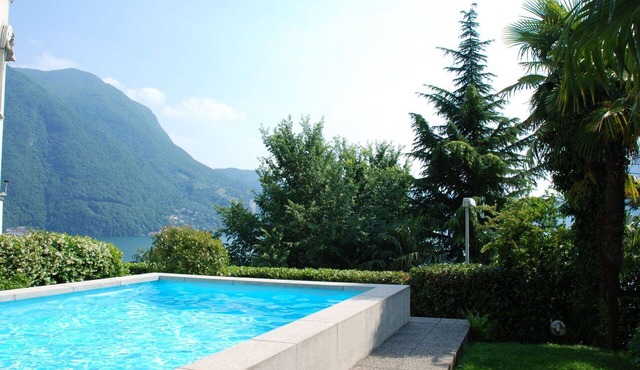 Nice apartment for 2 guests with WIFI, pool, TV, patio and panoramic view in Lugano