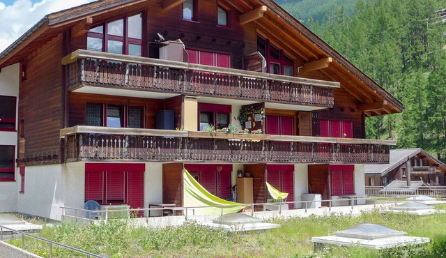 Nice apartment for 4 guests with WIFI, TV and terrace in Zermatt