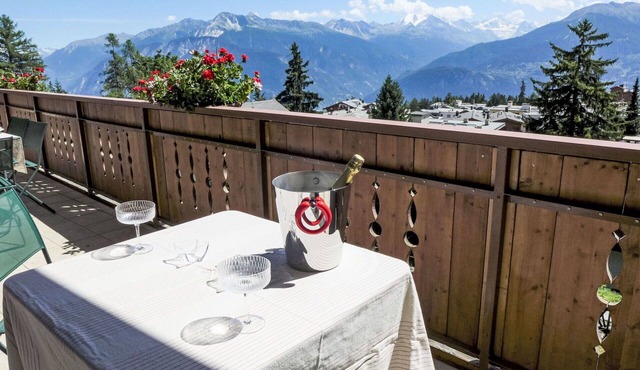 Nice apartment for 8 people with WIFI, TV and balcony in Montana