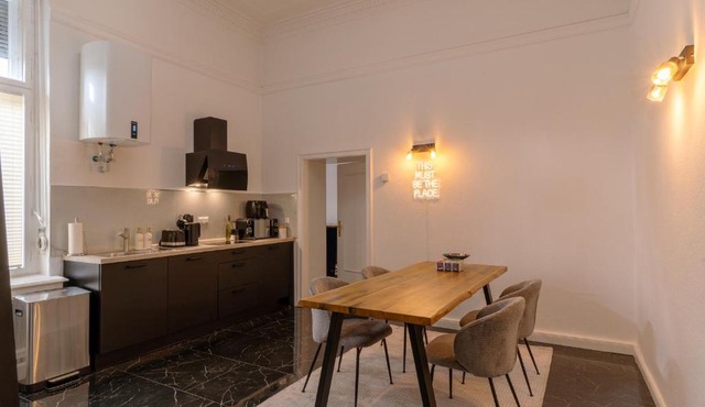Nofa Apartments - Altbau Apartments am Kudamm in Berlin