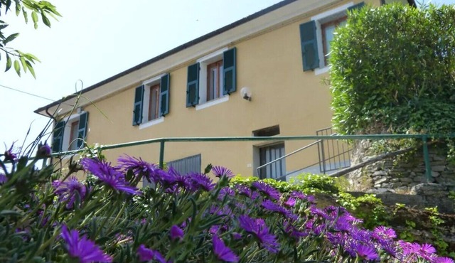 Pet-Friendly 'Casa dei Fiori' Apartment with Mountain Views and Wi-Fi in Casanova Lerrone