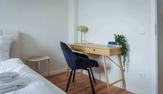 Staylight Apartment by the French Garden - 3 Bedrooms - Quiet & Central in Celle