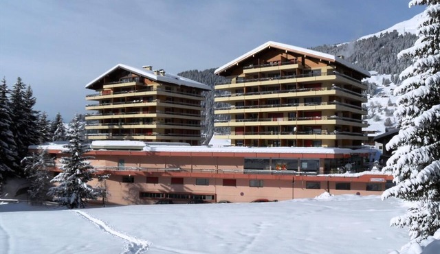 Studio * - 6th floor - close to the centre, shops and bus stop - sunny balcony with very nice view in Verbier