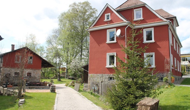 Stylish house with space to meet, inspiration around the campfire, playground in Gefrees
