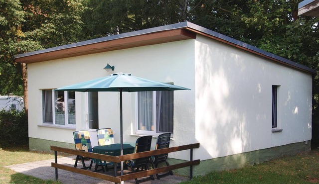 The open plot on which this solid and comfortably furnished vacation bungalow in Brandenburg stands in Brüssow