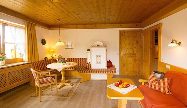 Unterberg Zwei-Raum-Ferienwohnung, 60m², großen Balkon, extra Küche, sep. Schlafzimmer in Reit im Winkl