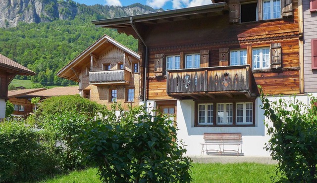 Wonderful villa for 5 people with balcony in Brienz