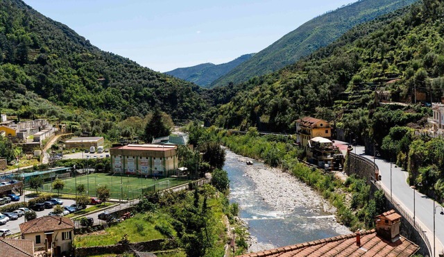 Wonderful villa for 3 people with terrace in Badalucco