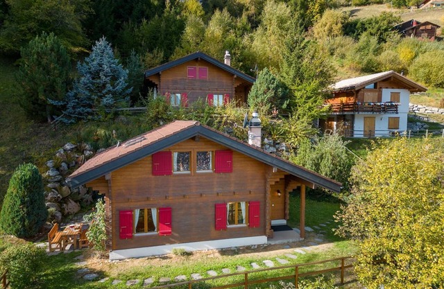 Chalet Mar'Mot - Four Bedroom Chalet, Sleeps 8 in Riddes