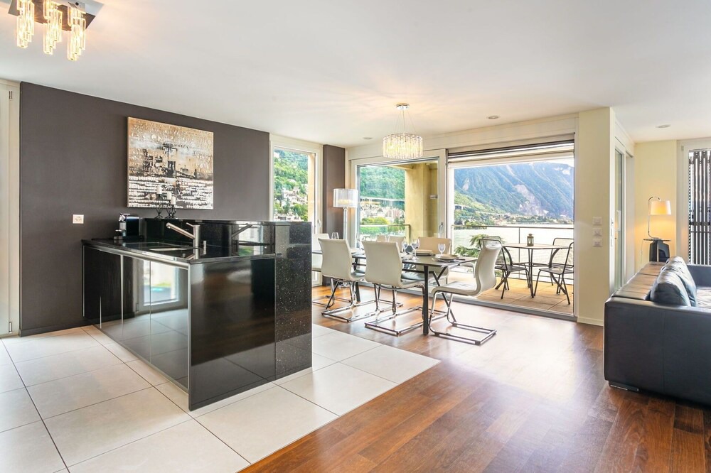Montreux Apartment | Lovely apartment for 4 guests with WIFI, hot tub, pool, TV, balcony and parking