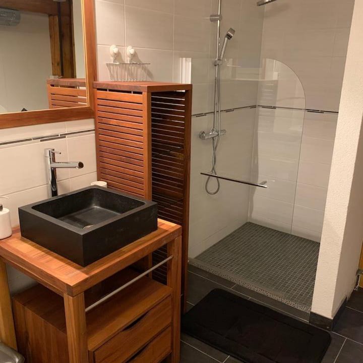 Montreux Ski Chalet | La grande garde