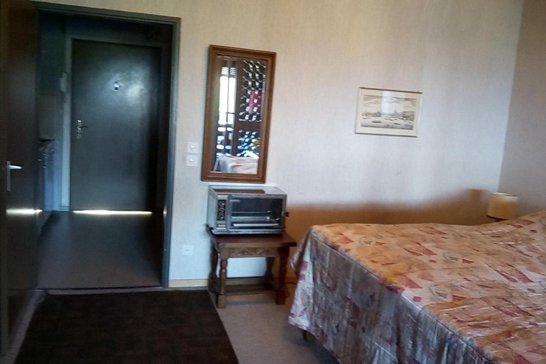 Lostorf Apartment | Ferien Geschäftswohnung 53m2 gross zwischen Olten und Aarau möbliert Internet Küche mit schöner Aussicht Parkplatz gratis Tiere willkommen