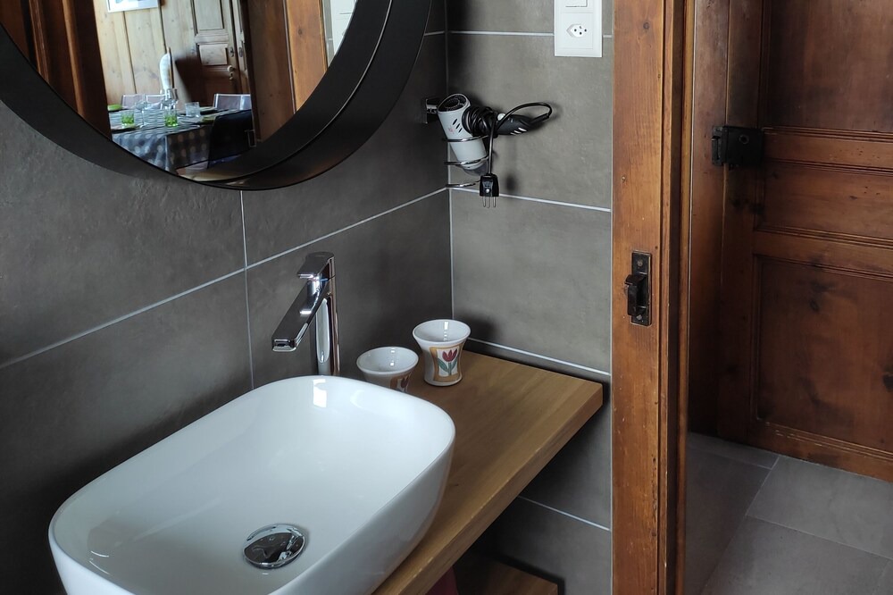 Photo of Bathroom in Salvan