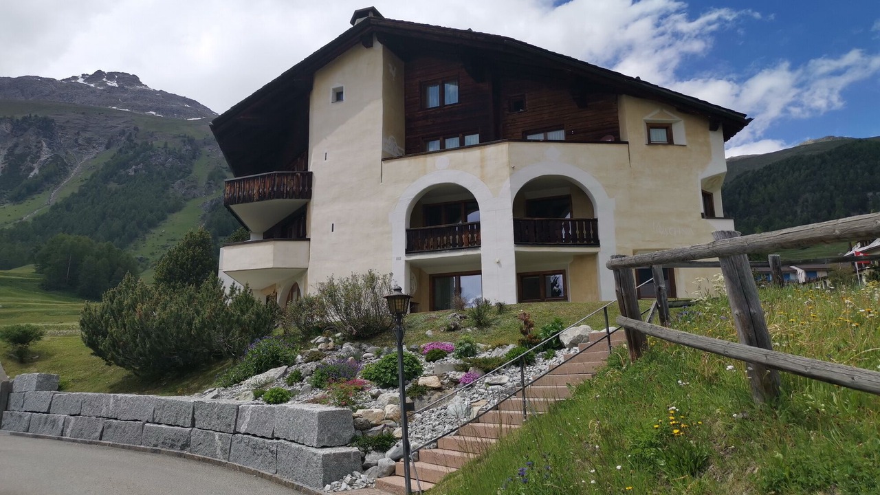 Photo of Outdoor in Samedan