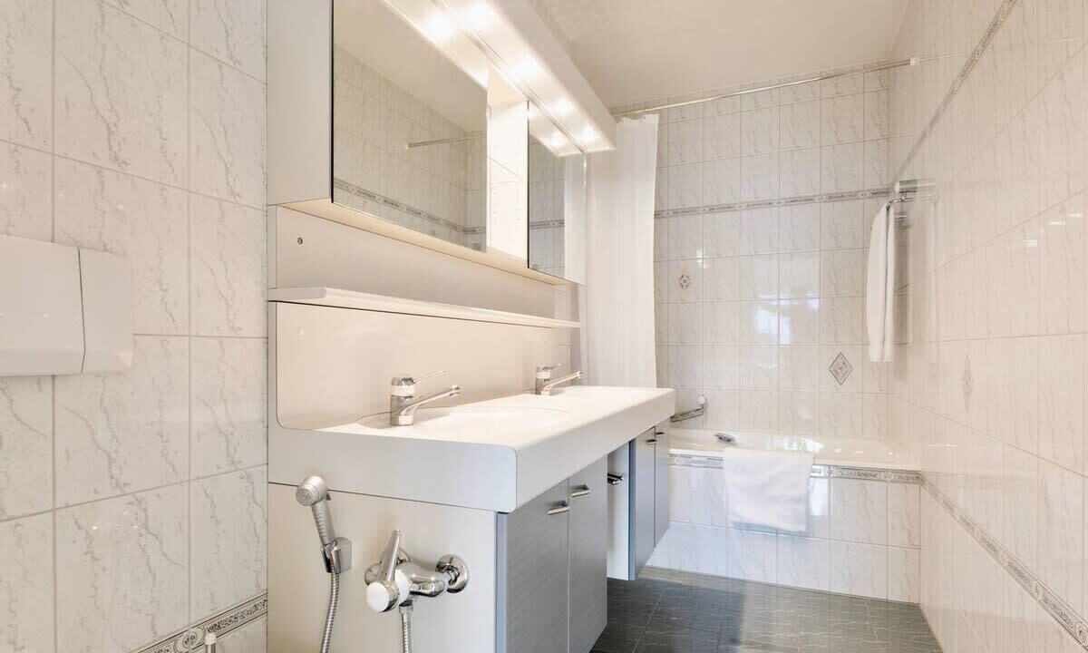 Photo of Bathroom in Montreux City Centre