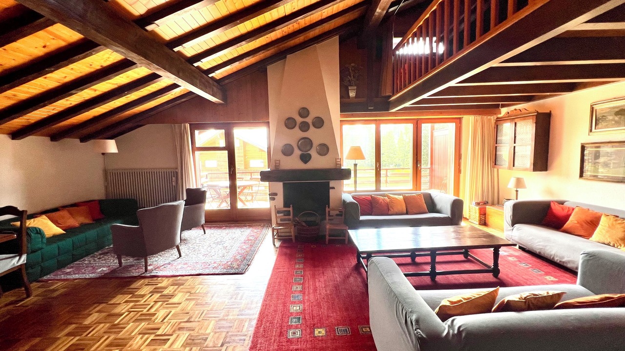 Photo of Livingroom in Lens