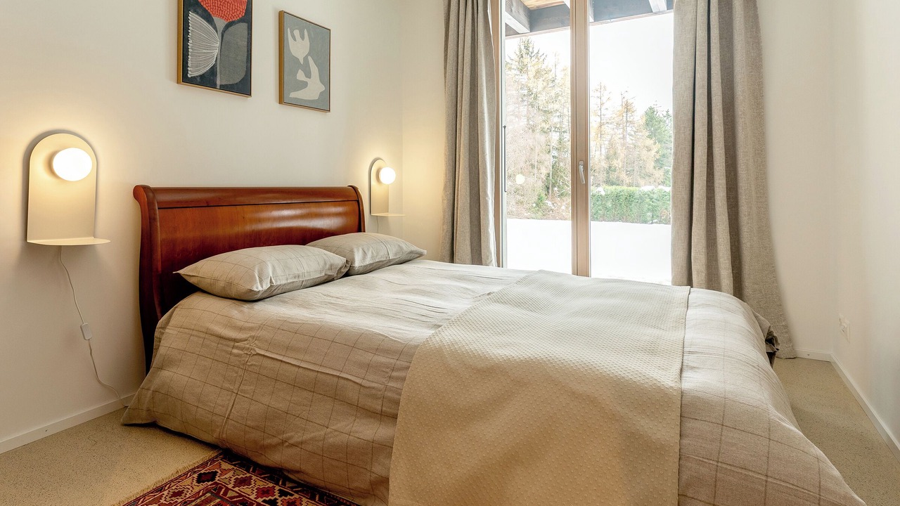 Photo of Bedroom in Lens