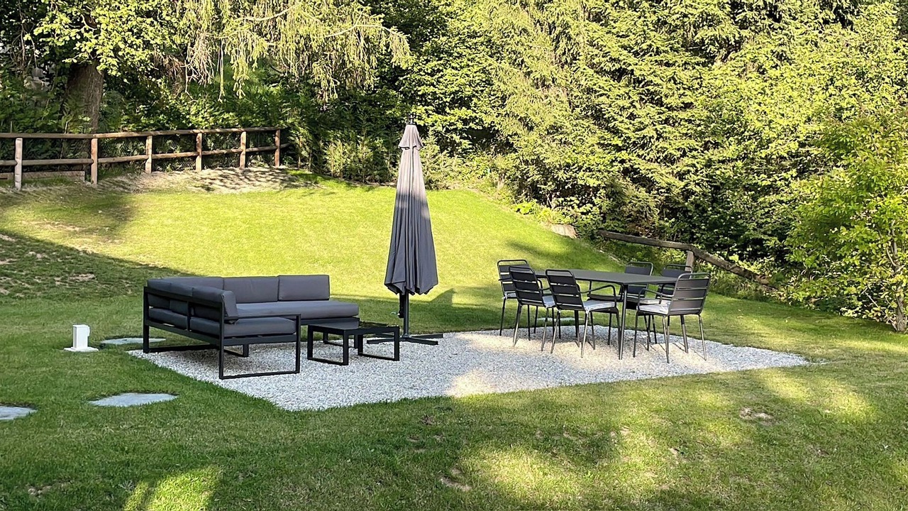 Photo of Outdoor in Lens
