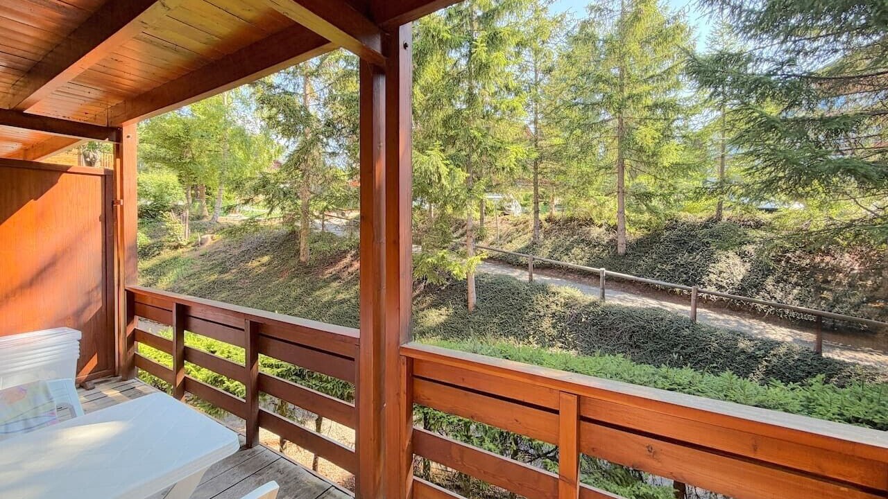 Photo of Outdoor in Lens