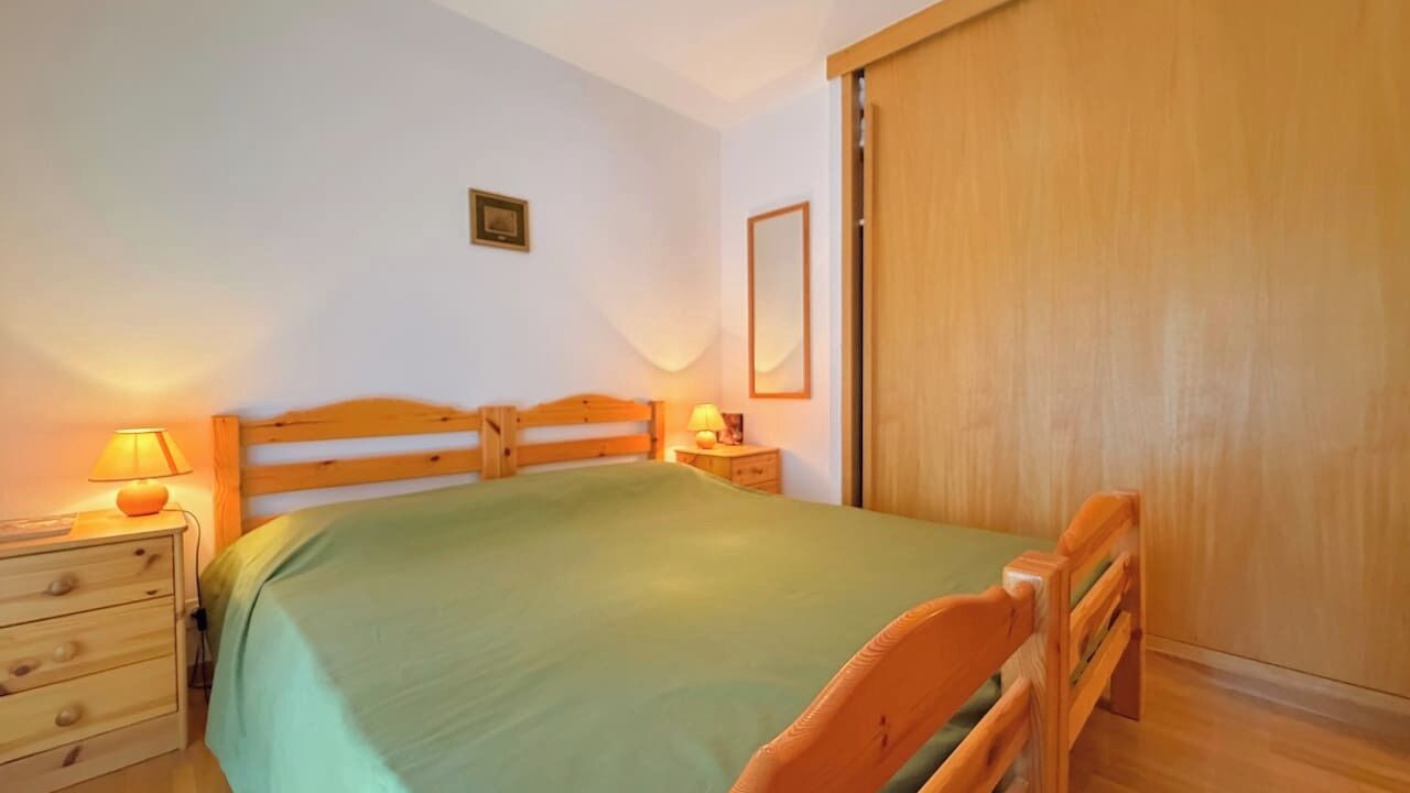 Photo of Bedroom in Lens
