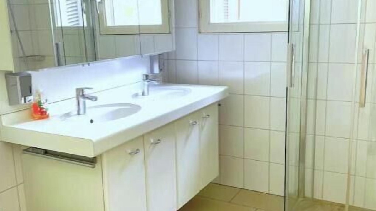 Photo of Bathroom in Taesch