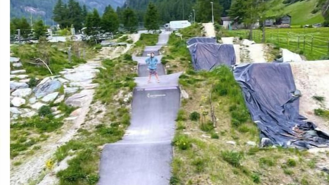 Photo of Others in Taesch