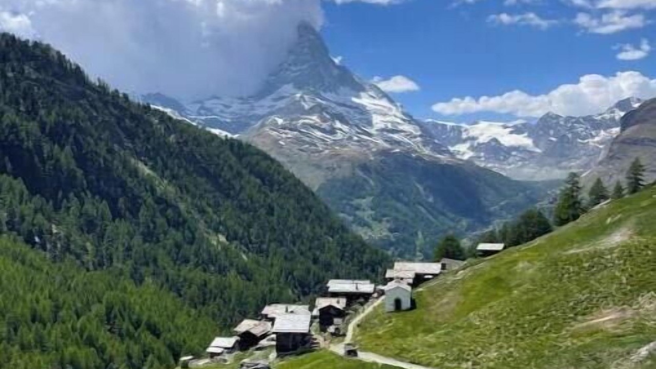 Photo of Others in Taesch