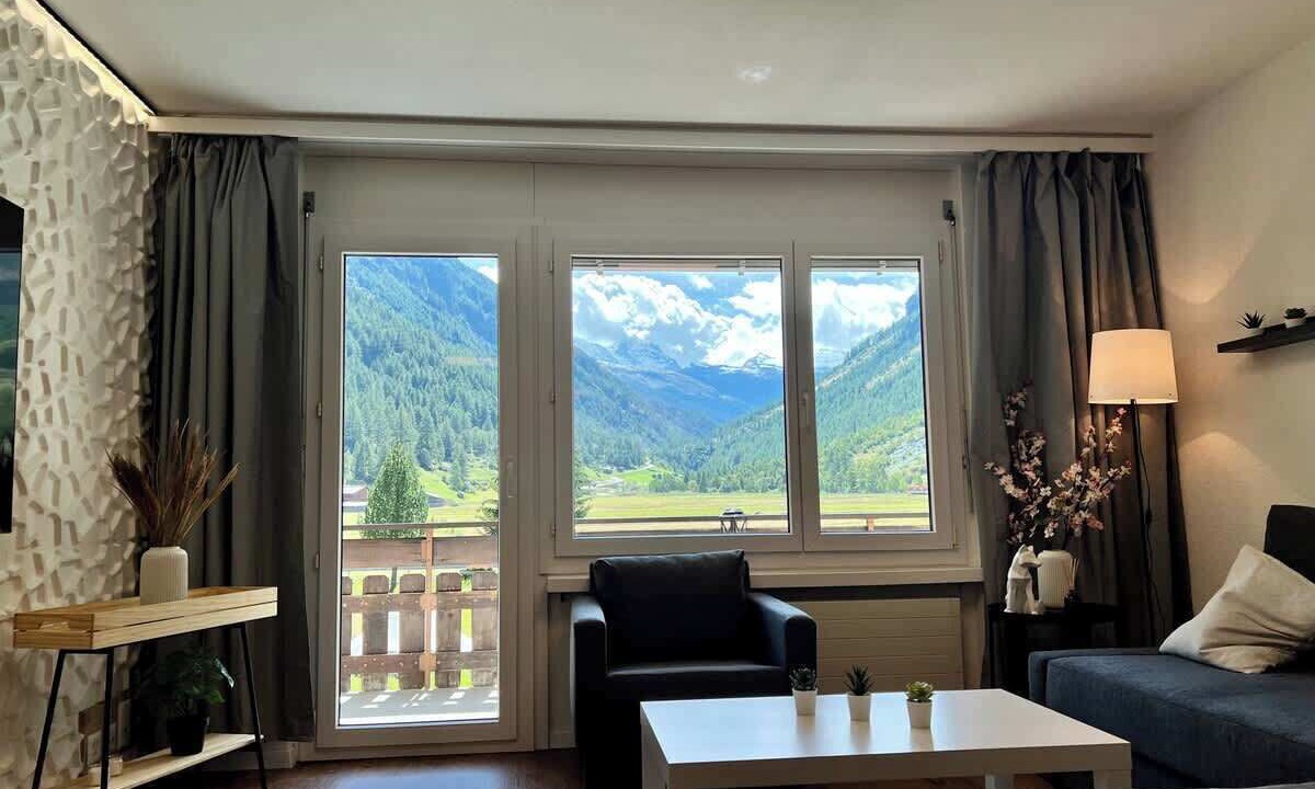 Photo of Livingroom in Taesch